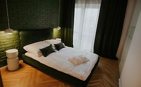 Apartament Dwupoziomowy Butikowy Żmigrodzka, free parking, self check-in